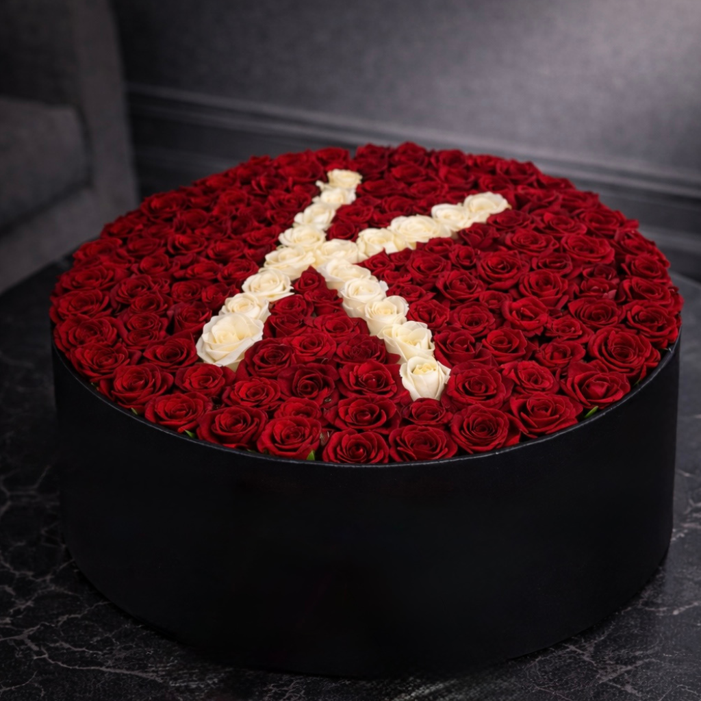 Personalized Initial Rose Box for Valentine’s Day – Custom Luxury Flower Delivery Miami | BLÜM