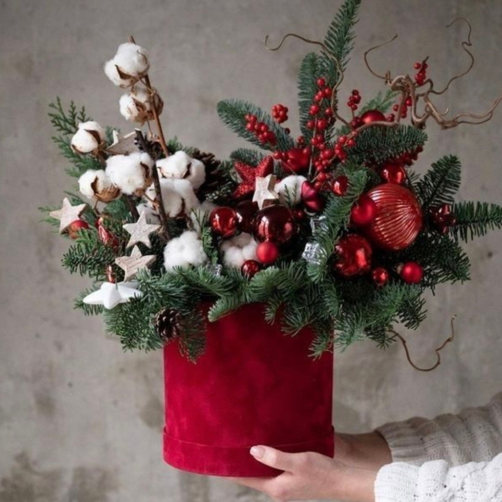 Red Velvet Christmas Arrangement