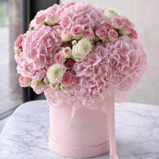 • Pink hydrangea flower box Miami delivery
• Luxury hat box flowers Sunny Isles Beach florist
• Romantic roses arrangement Aventura Miami
• Premium floral box BLÜM Miami