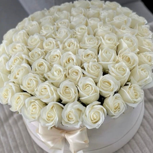 50 White Roses – Elegant Round Box