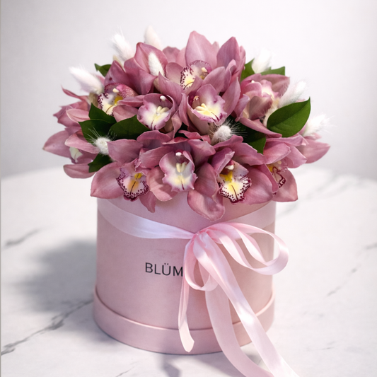 Orchid Whisper – Luxury Flower Box with Pink Cymbidium Orchids