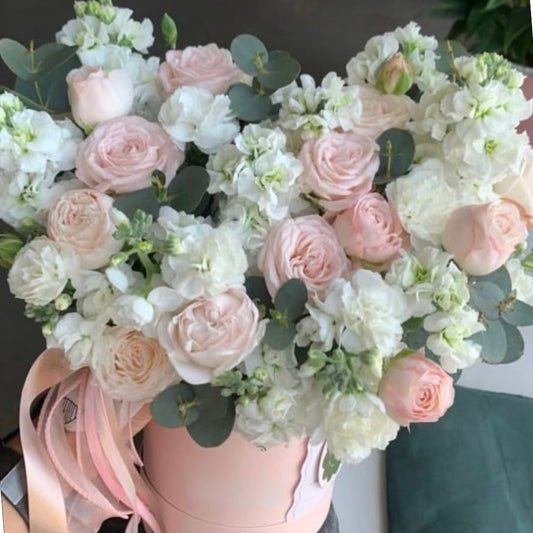 Blush & Ivory Elegance – Luxury Flower Box
